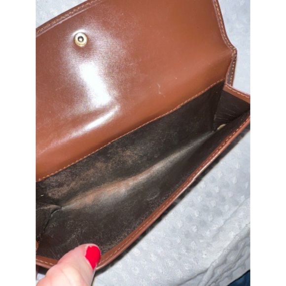 GUC GUCCI Smooth Leather Wallet with G Clasp - Picture 15 of 16